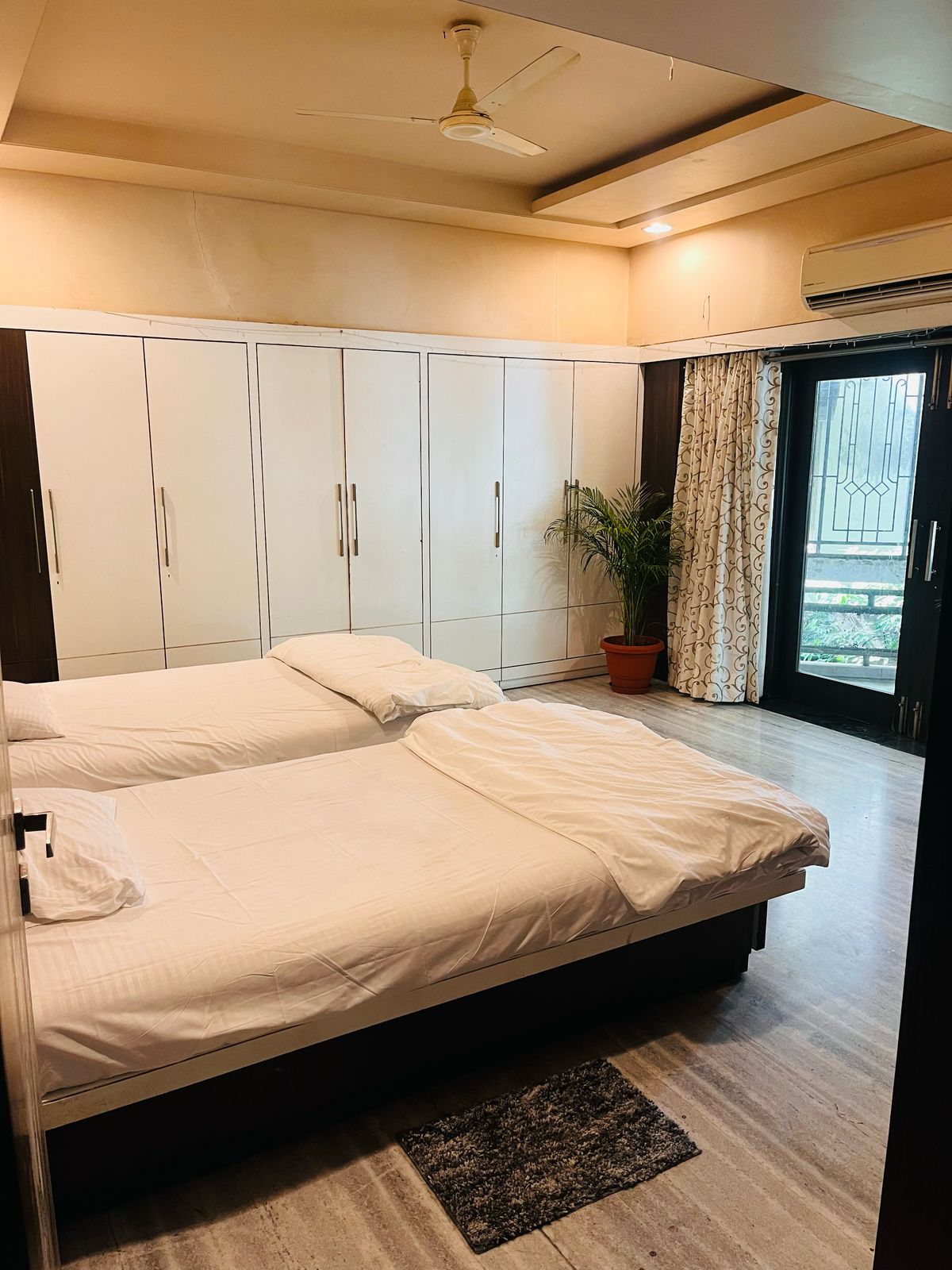 Lily Room — view 3