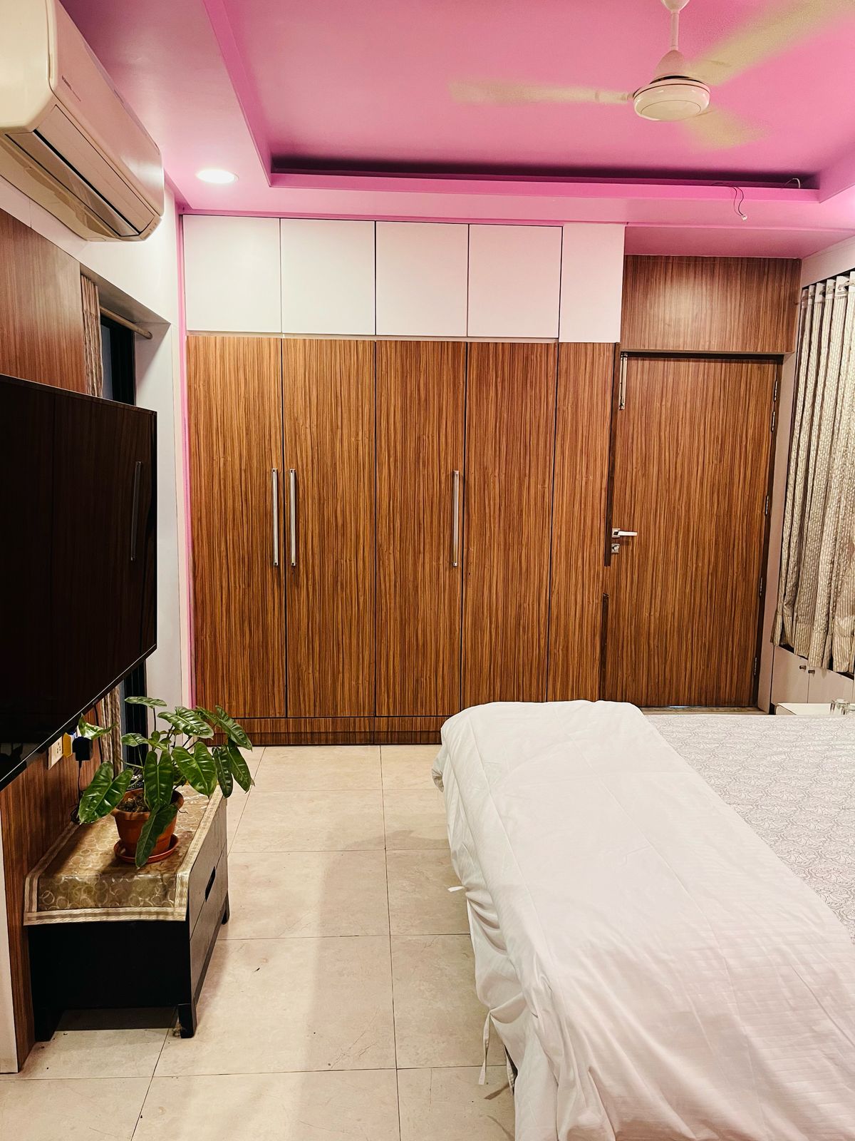 Lotus Room — view 9